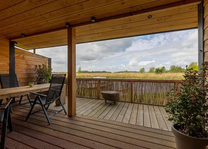 Buiten Huisje Aan De Vaart 2